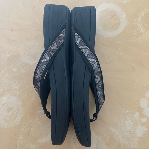 Vionic Women's Size 10W(Wide) Pacific Hightide Platform Chevron Black Sandals - Picture 4 of 6